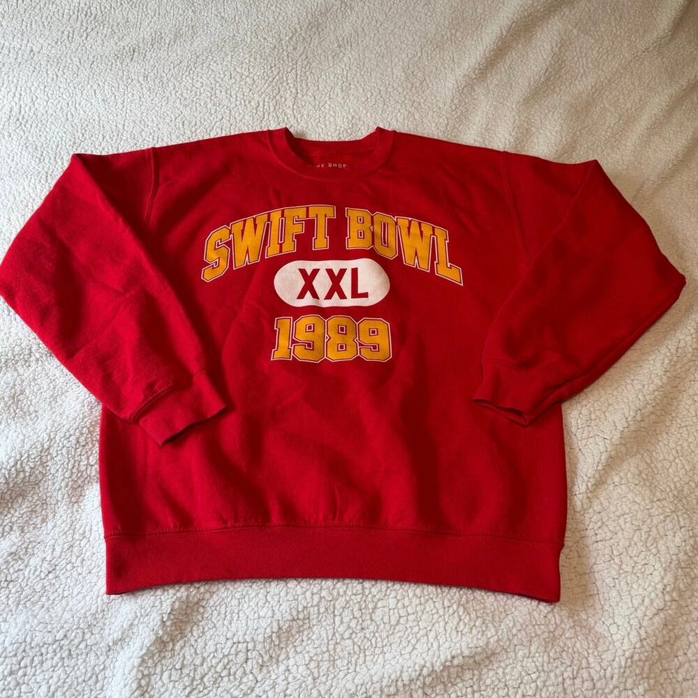 The Shop Forward "Swift Bowl 1989" Red Graphic Crewneck Sweatshirt